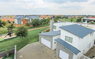 5 Bedroom House in Glen Eagles Estate