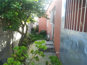 2 Bed House in Malibu Village