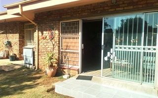 5 Bedroom House in Parkhill Gardens