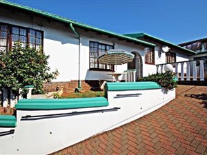 3 Bedroom House in Sparks Estate