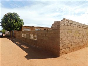 450 m² Land available in Soshanguve