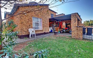 2 Bedroom Townhouse in Honey Park