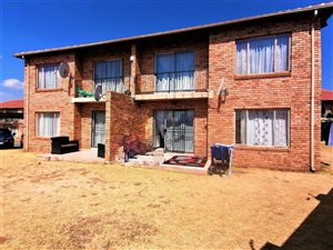 2 Bed Apartment in Ravensklip
