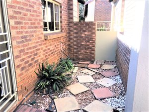 2 Bed Townhouse in Mooikloof Equestrian Estate