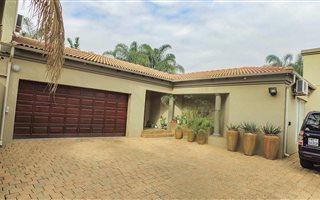 4 Bedroom House in Montana Park