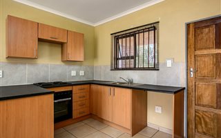 3 Bedroom Townhouse in Roodepoort Central