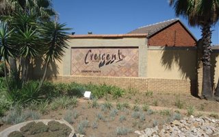 4 Bedroom House in Crescent Wood Country Estate