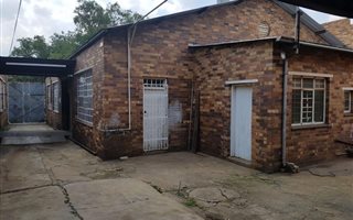310 m² Industrial space in Booysens Reserve