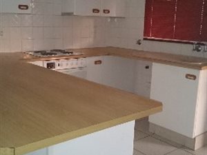 2 Bed Apartment in Helderkruin
