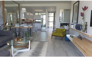 2 Bedroom Apartment in Paardevlei