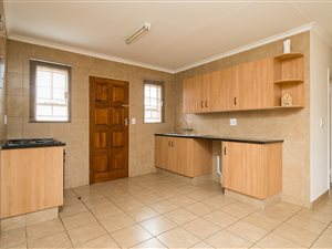 3 Bed House in Thatchfield