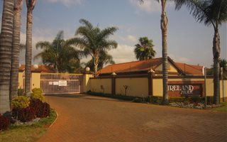 2 Bedroom Townhouse in Eldoraigne