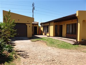 4 Bed House in Eldorado Park