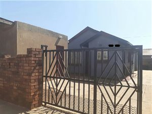 2 Bed House in Soweto Central