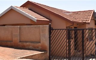 6 Bedroom House in Saulsville