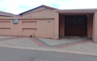 3 Bedroom House in Protea Glen