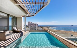 3 Bedroom Apartment in Mouille Point