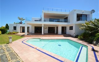 5 Bedroom House in Cutty Sark