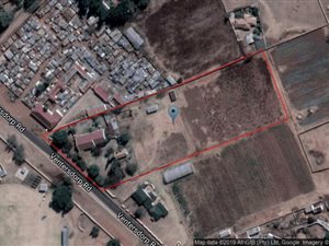 1.7 ha Farm in Randfontein Central