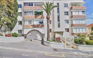2 Bedroom Apartment in Sea Point
