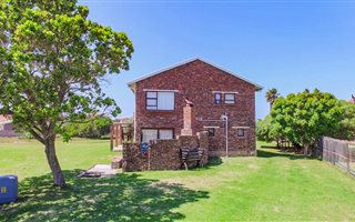 8 Bedroom House in Kabeljous