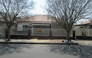 9 Bedroom House in Parkhaven