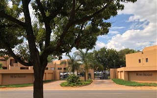 1 Bedroom Apartment in Waterkloof Ridge