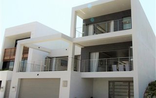 4 Bedroom House in Big Bay