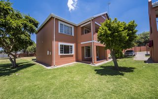 2 Bedroom Apartment in Meyersdal