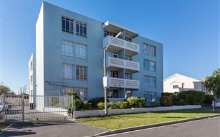 2 Bedroom Apartment in Diep River