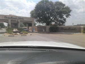 8000 m² Land available in Broadlands