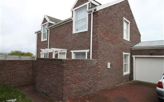 3 Bedroom Townhouse in Sunnydale