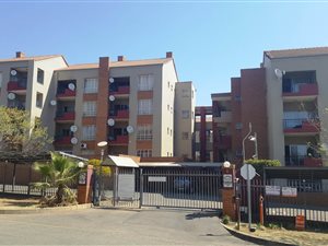 2 Bed Apartment in Waterkloof Glen