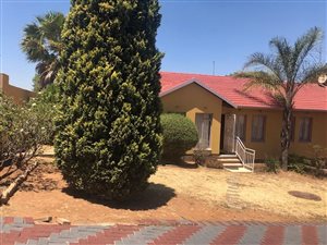 6 Bed House in Ridgeway