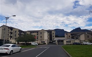 2 Bedroom Apartment in Lansdowne