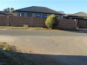 3 Bed House in Clayville