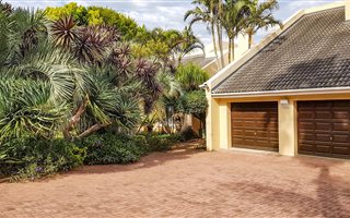 5 Bedroom House in Royal Alfred Marina
