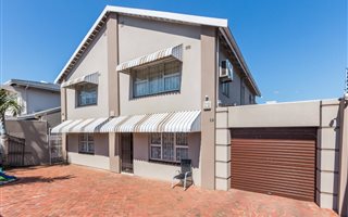 5 Bedroom Duplex in Overport