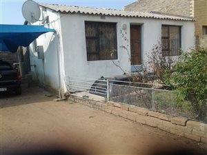 3 Bedroom House in Pimville