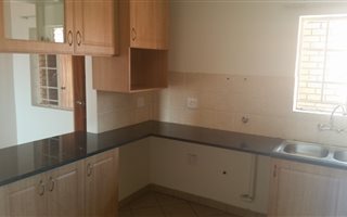 3 Bedroom Flat in Hazeldean (Silverlakes Surroundings)