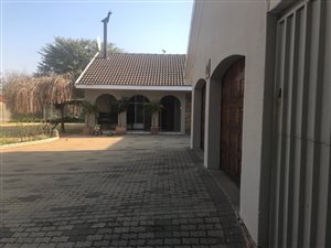 4 Bed House in Flamwood