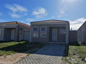 3 Bed House in Strandfontein