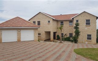 4 Bedroom House in Cintsa
