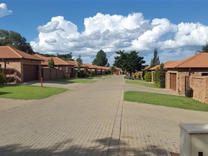 4 Bed Townhouse in Willow Park Manor
