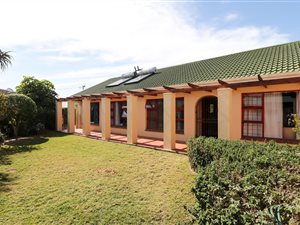 4 Bed House in Beacon Bay
