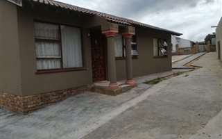 3 Bedroom House in Kwadwesi