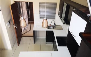 2 Bedroom Apartment in Bloubergrant
