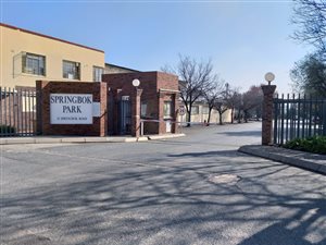 1271 m² Industrial space in Industria West