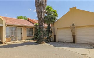 3 Bedroom House in Wierda Park