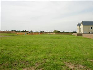 437 m² Land available in Bedworth Park